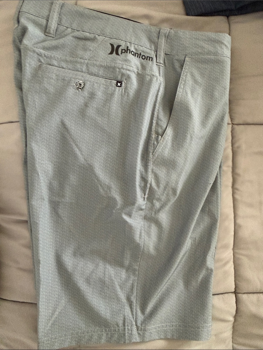 Hurley Phantom Light Gray Golf Shorts Stay Dry
Never worn